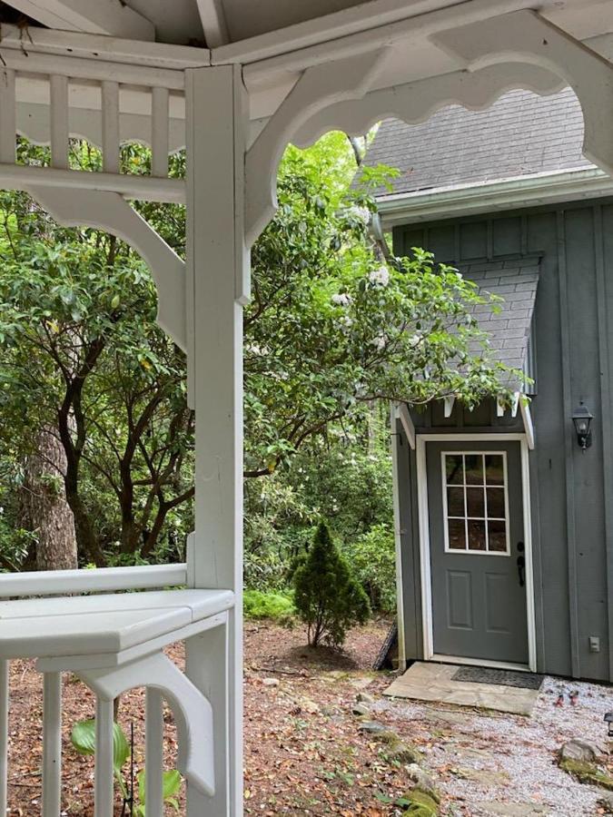 Lolly'S Treehouse Hotel Highlands Exterior photo